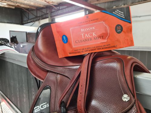 Belvoir Tack Cleaning Mitt